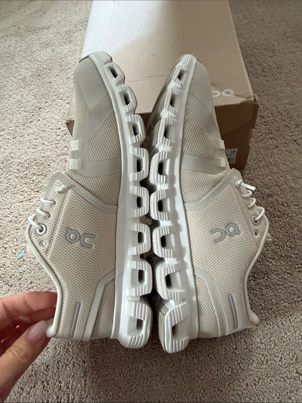On Running women’s Cloud Sneakers in Light Cream - Picture 3 of 10